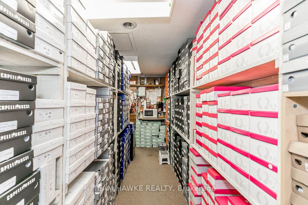 261 King St