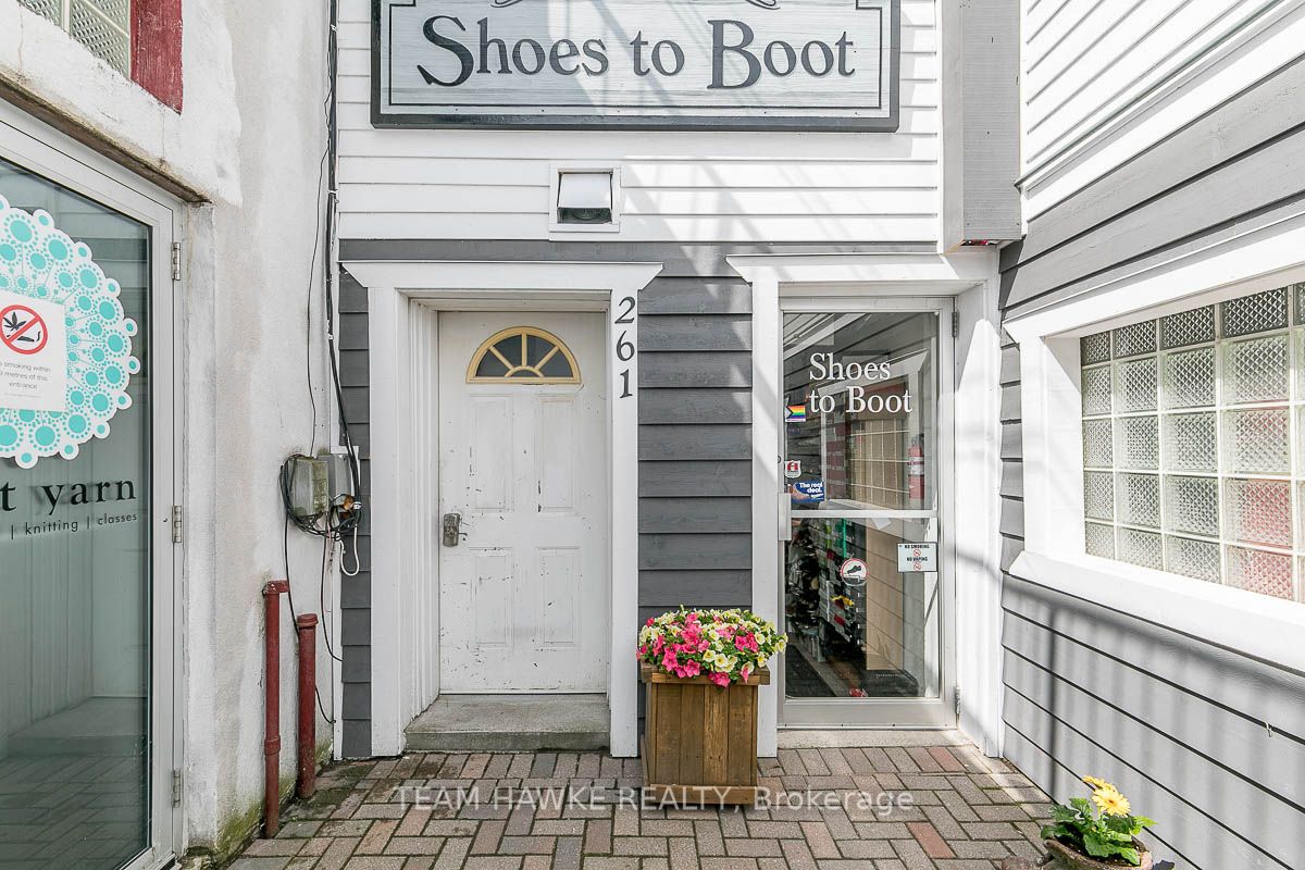 261 King St