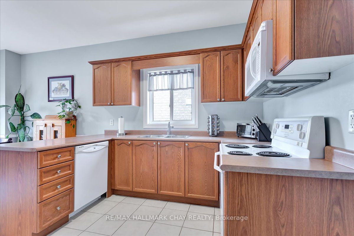 Listing S6052300 - Large Photo # 14