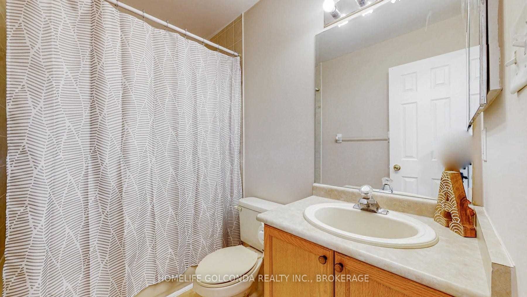 18 Cassandra Dr W