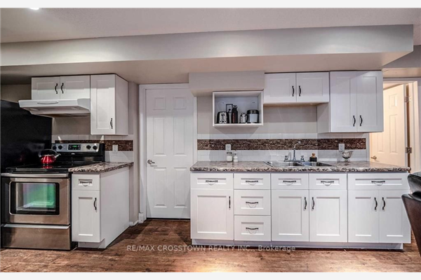 144 Brucker Rd, Barrie