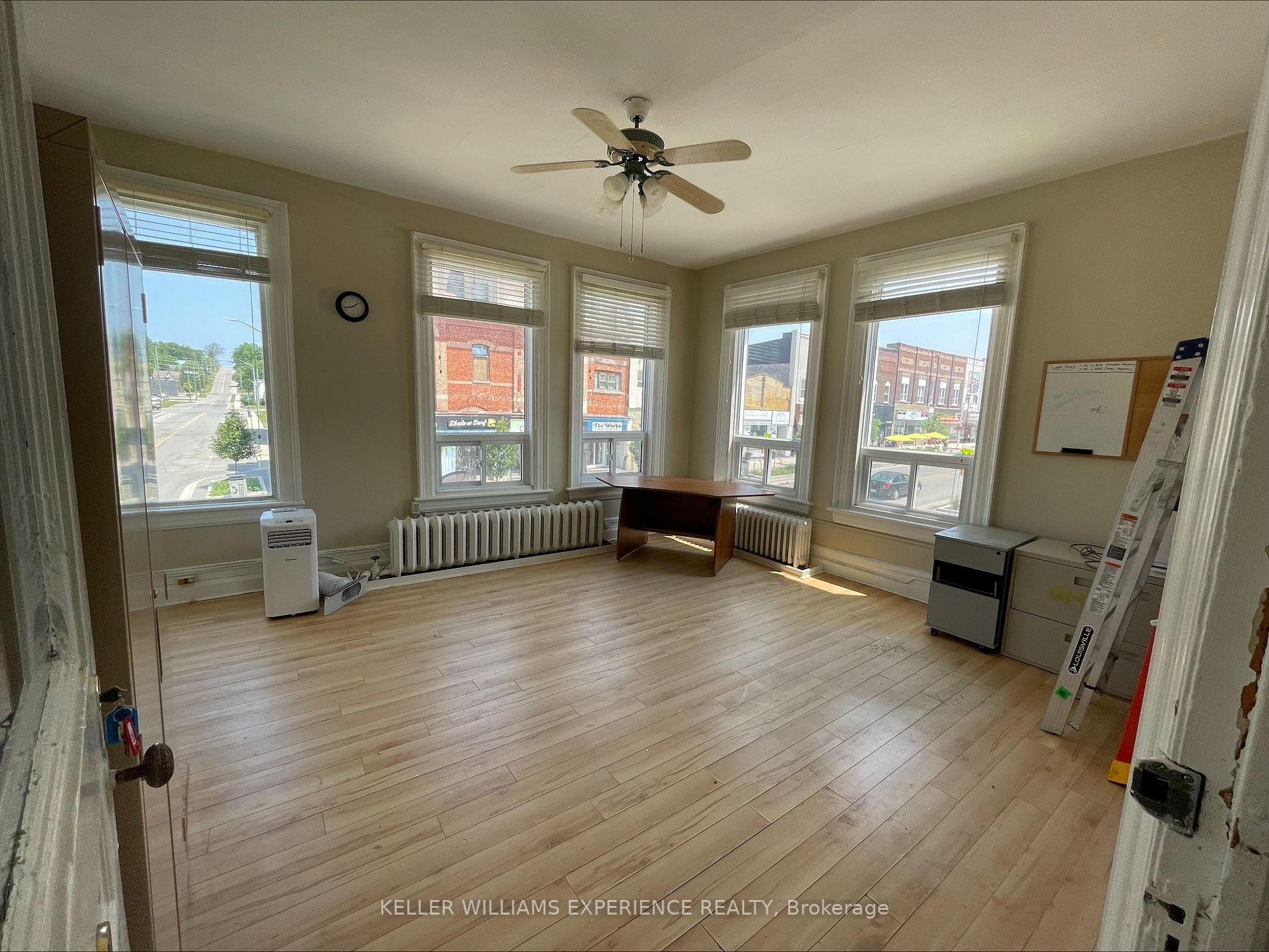 212 King St, #9
