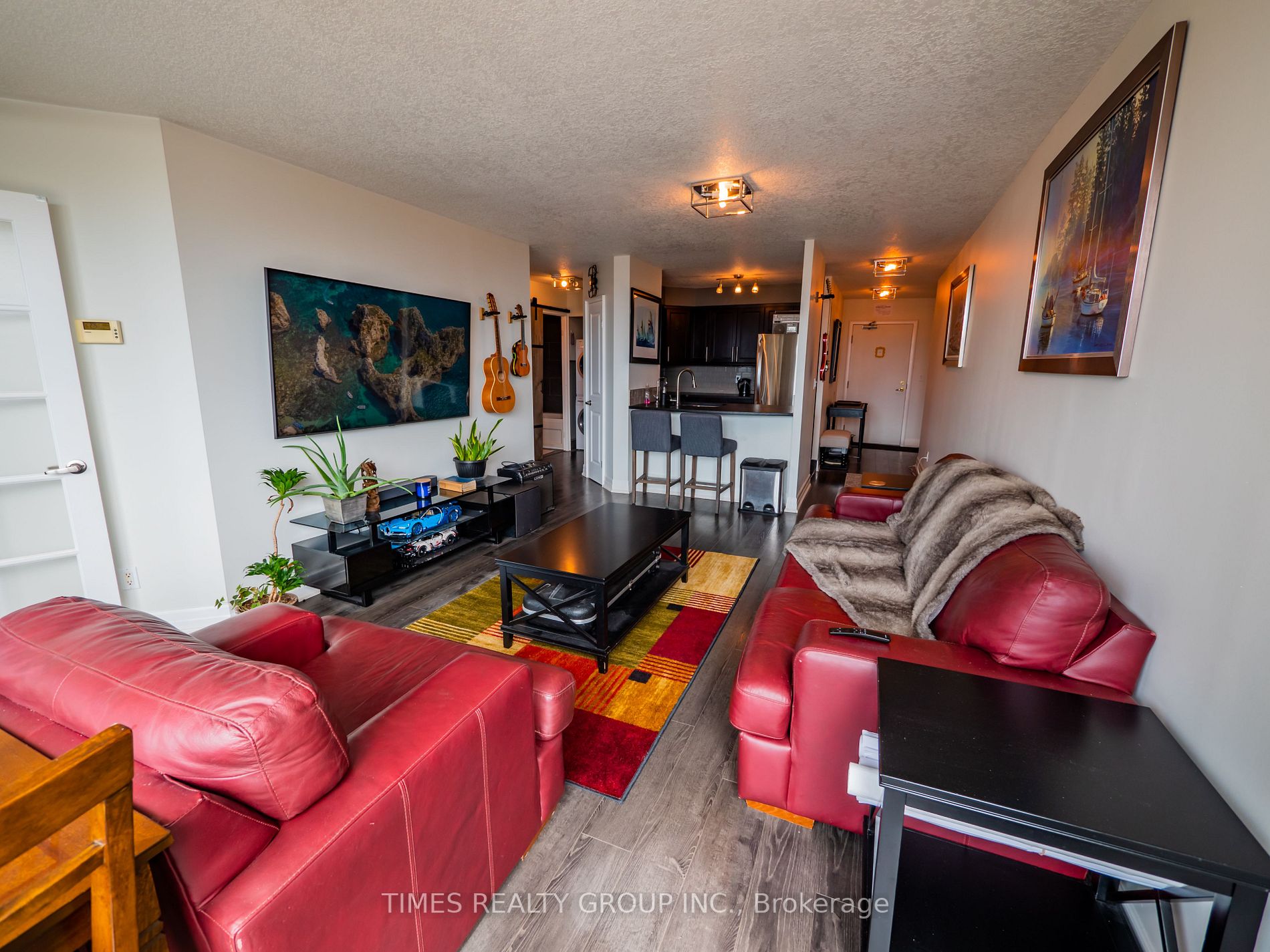 140 Dunlop St E, #303