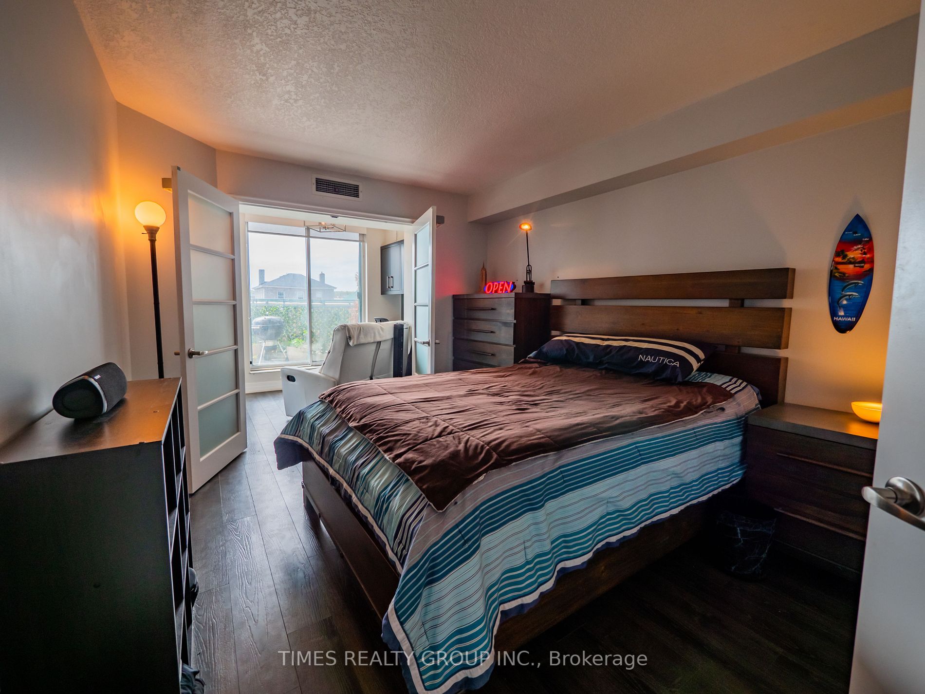140 Dunlop St E, #303