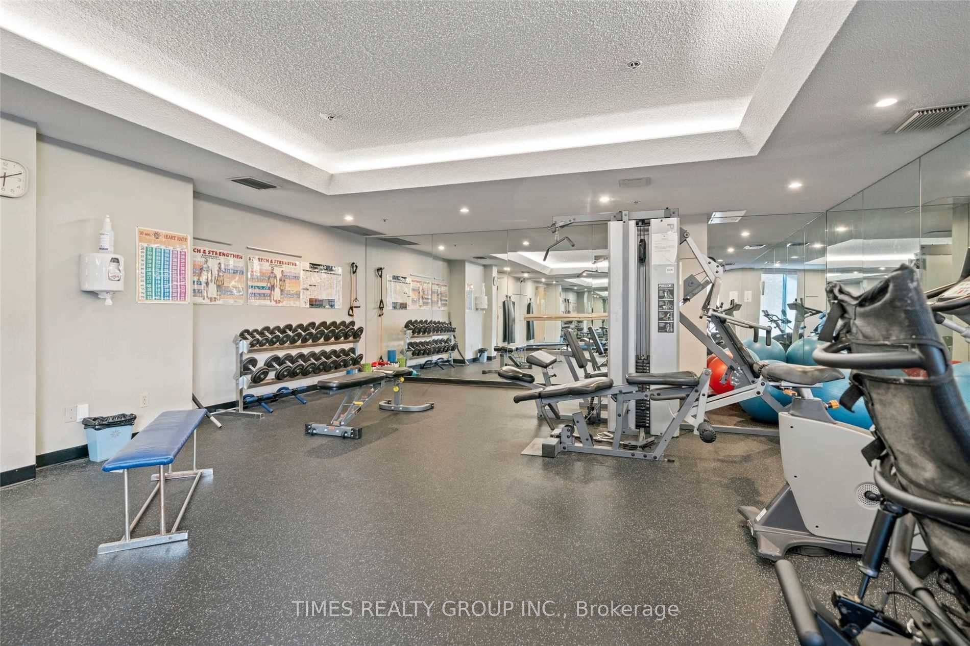 140 Dunlop St E, #303