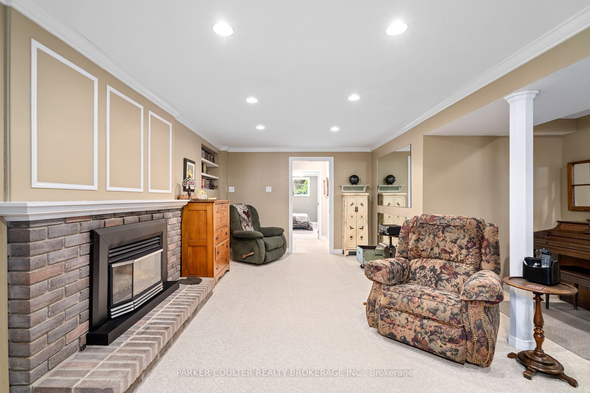 233 Walnut Cres