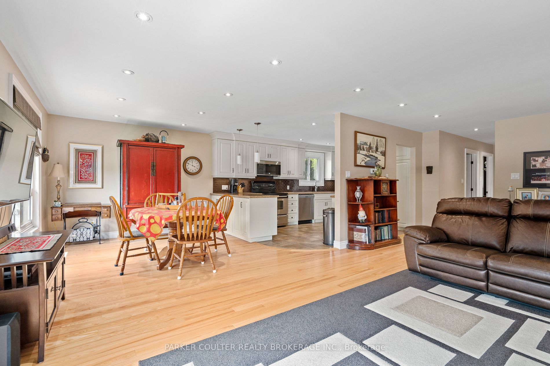233 Walnut Cres