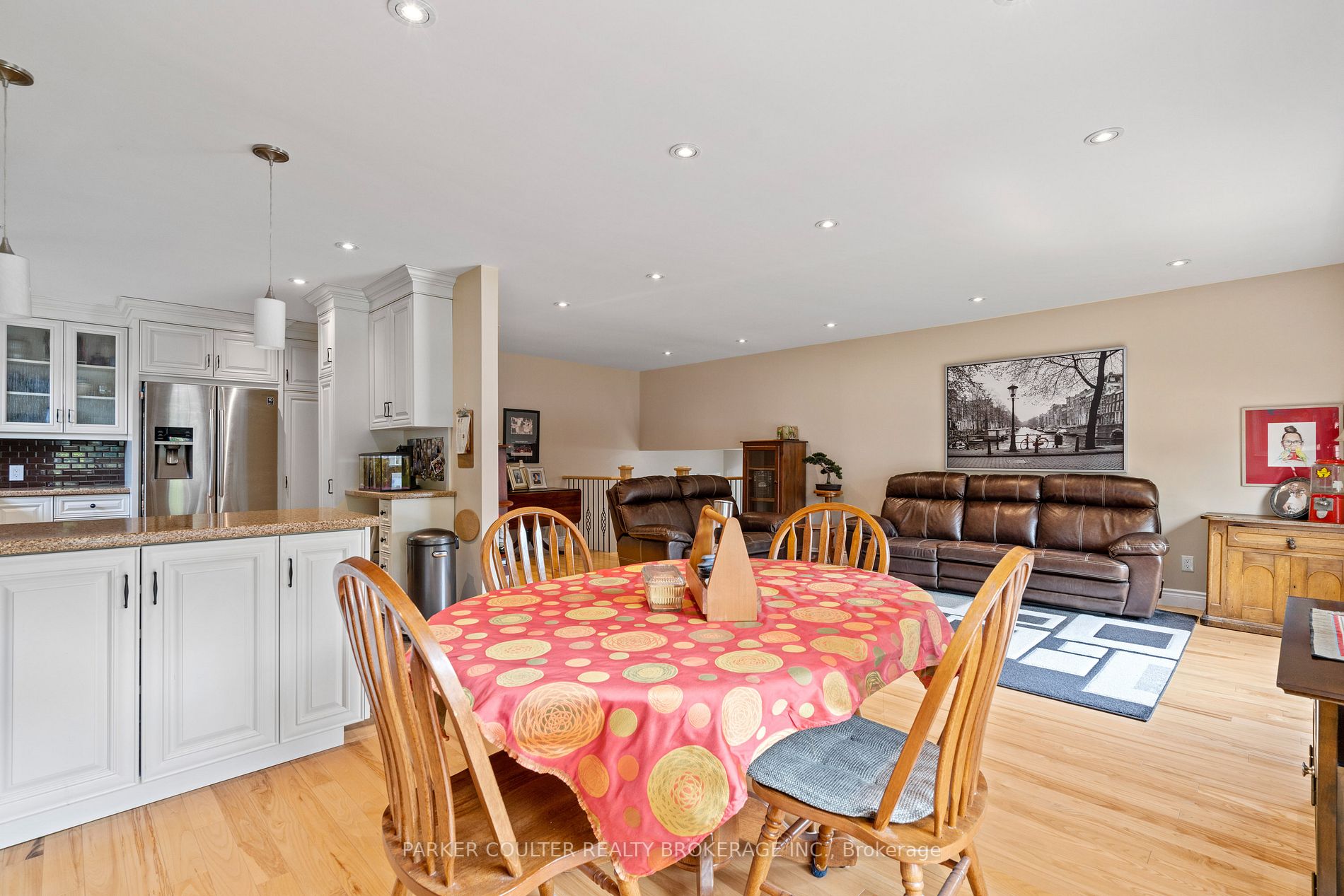 233 Walnut Cres