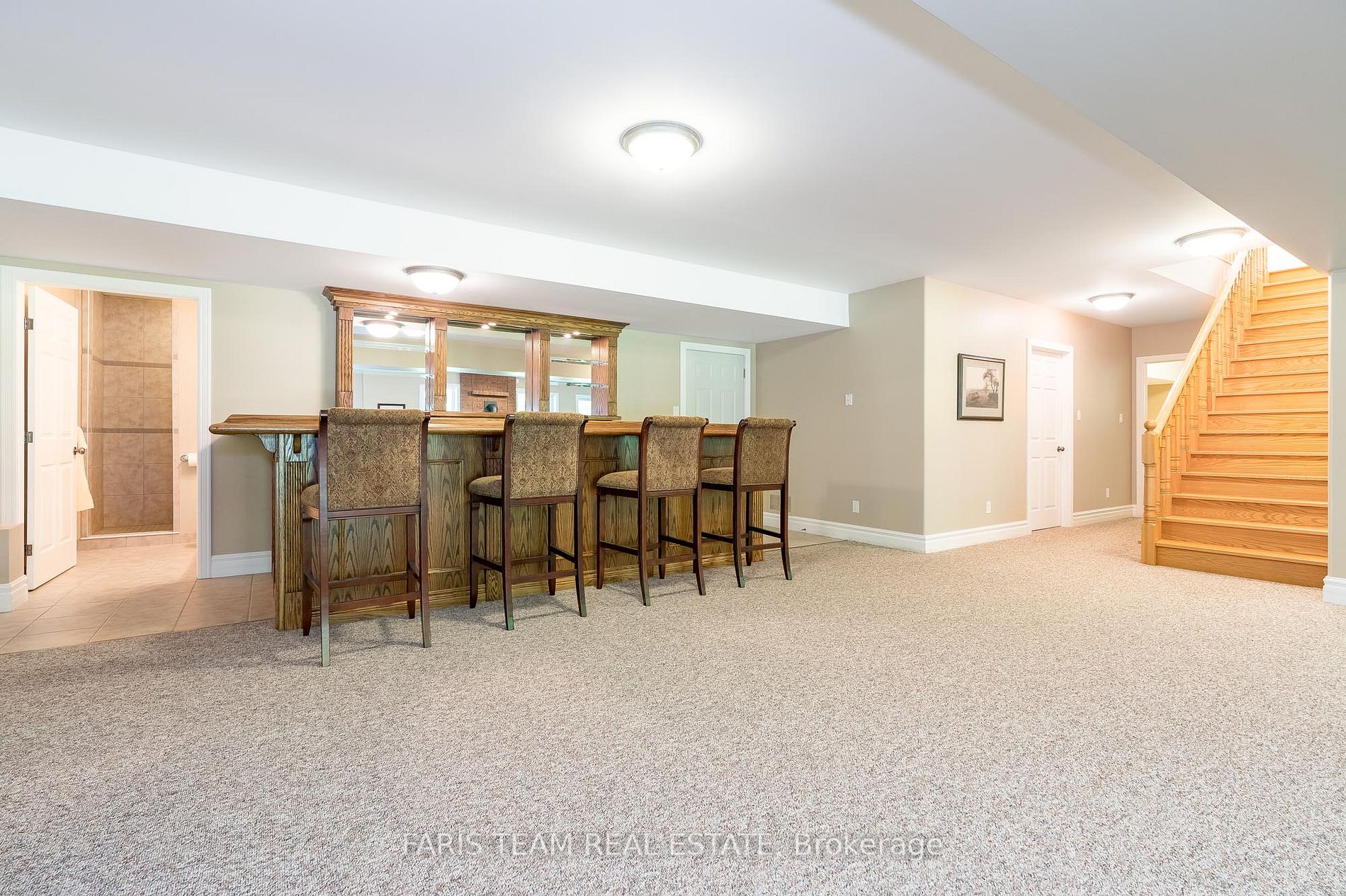 1524 Flos 8 Rd E