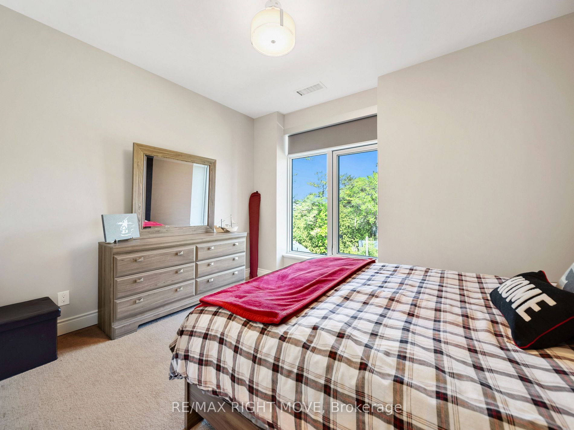 90 Orchard Point Rd, #402