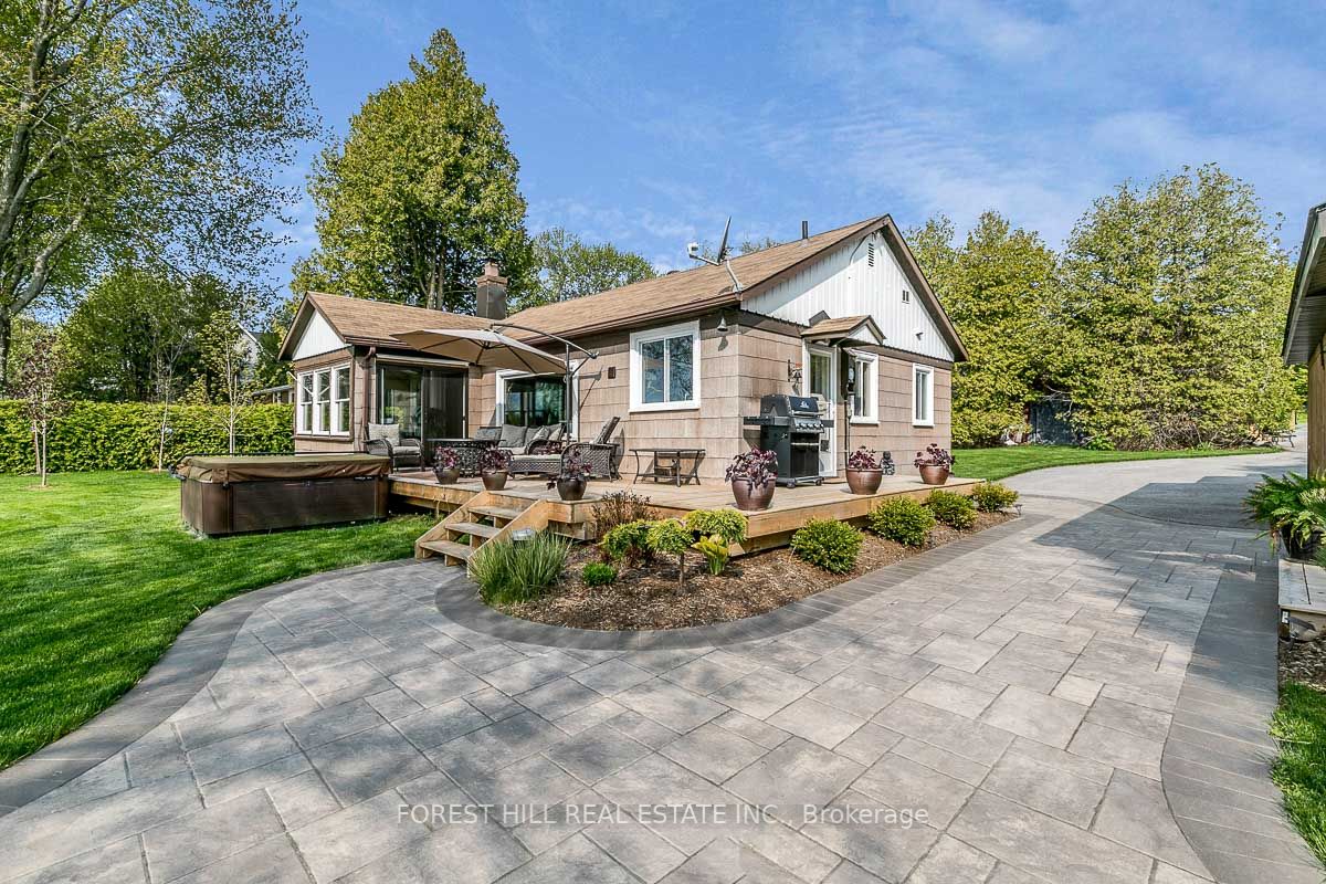 81 Parkside Dr