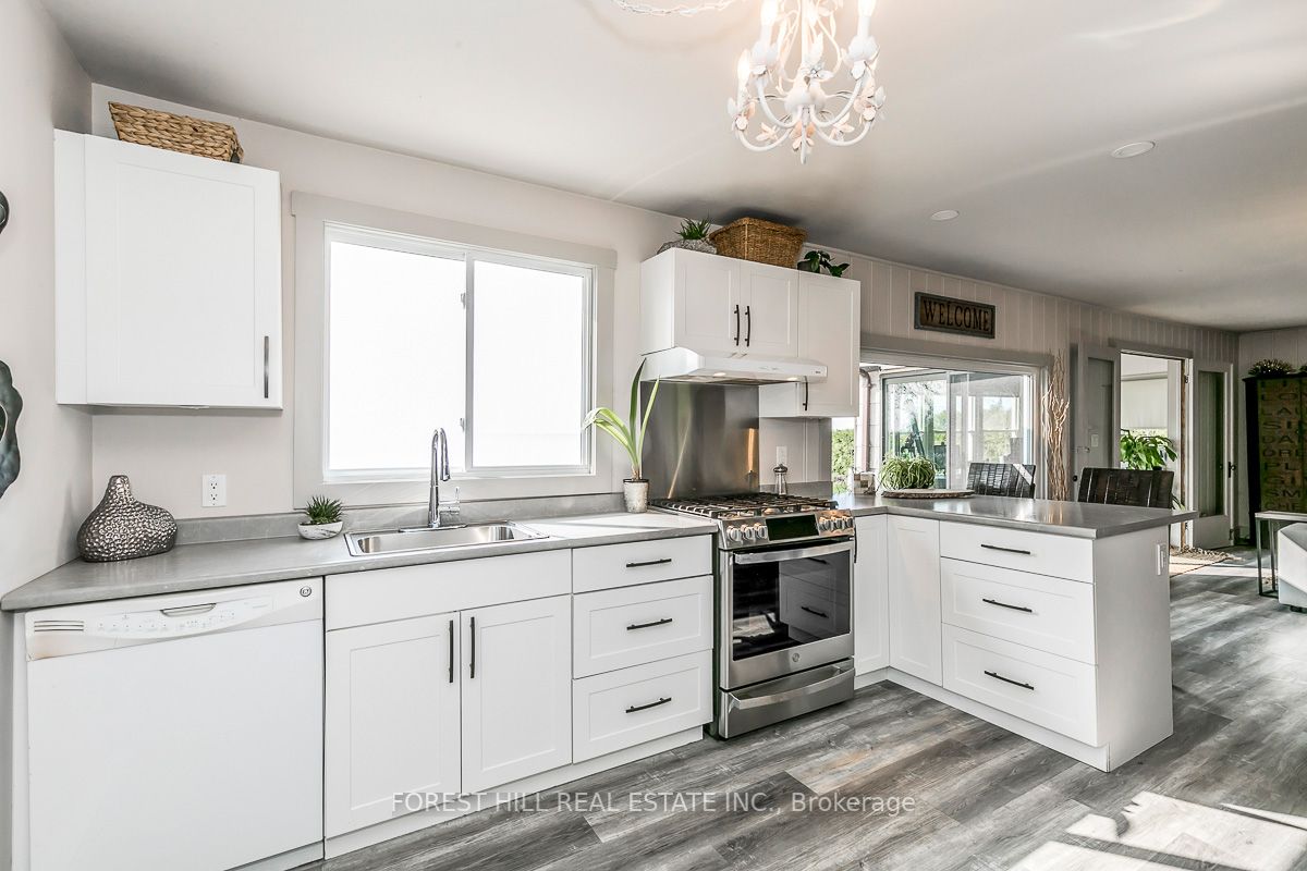 81 Parkside Dr