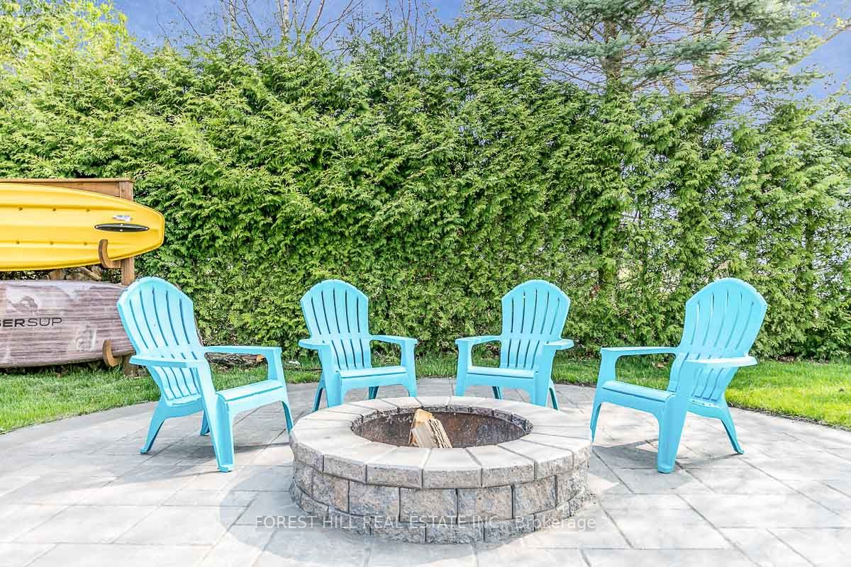 81 Parkside Dr