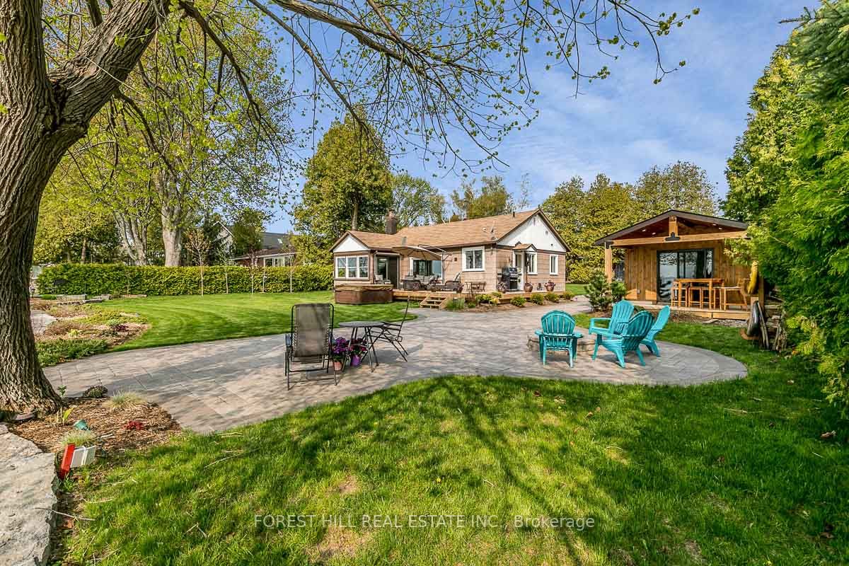 81 Parkside Dr