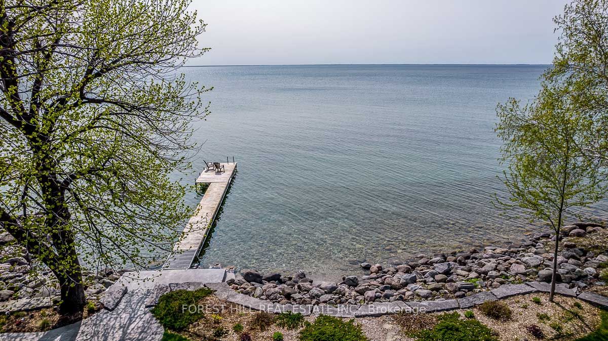 81 Parkside Dr