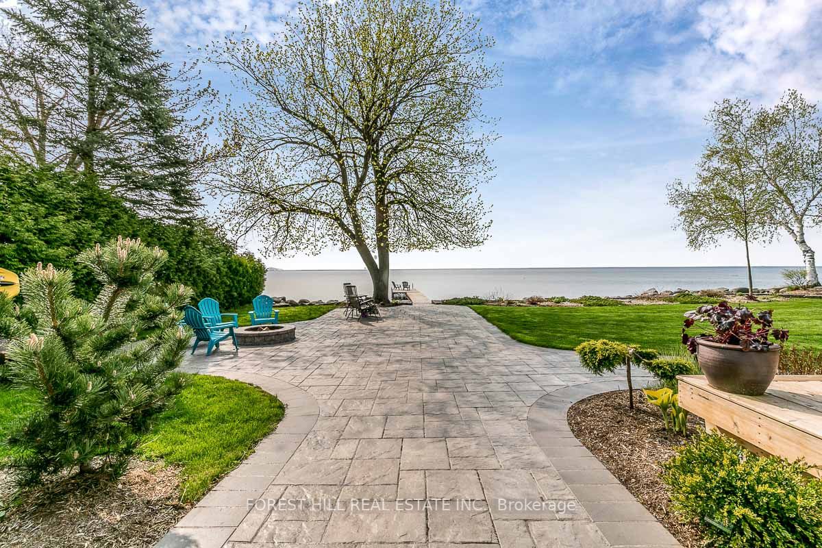 81 Parkside Dr