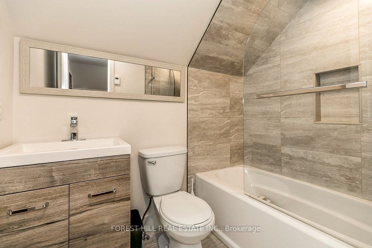 81 Parkside Dr