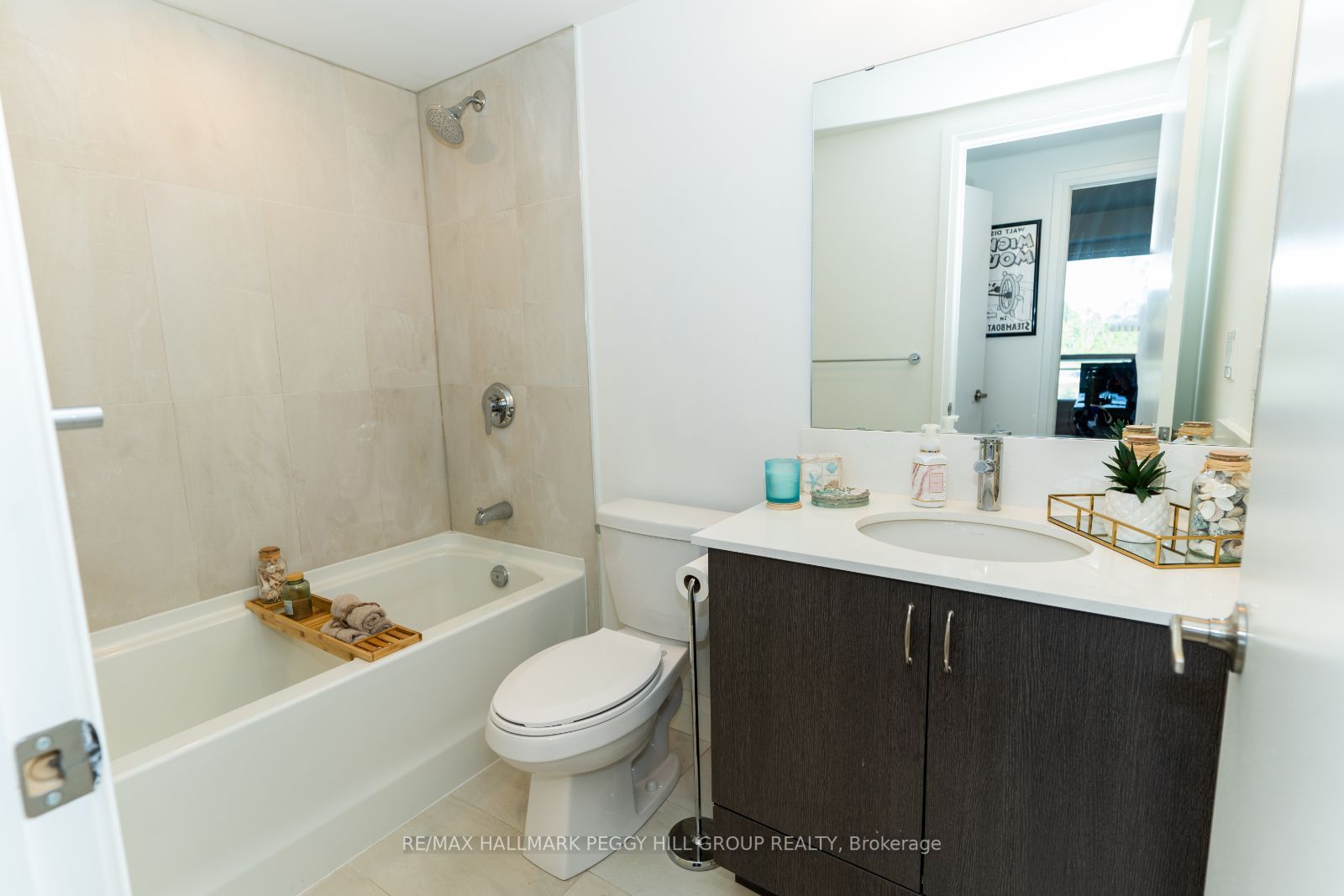 58 Lakeside Terr, #709
