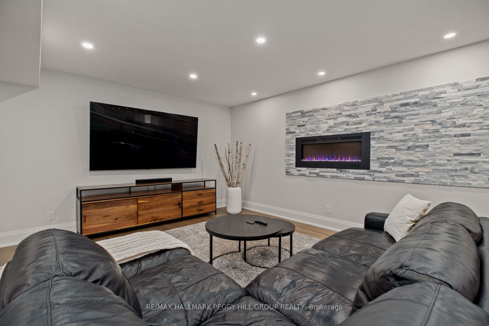 21 Boothby Crescent