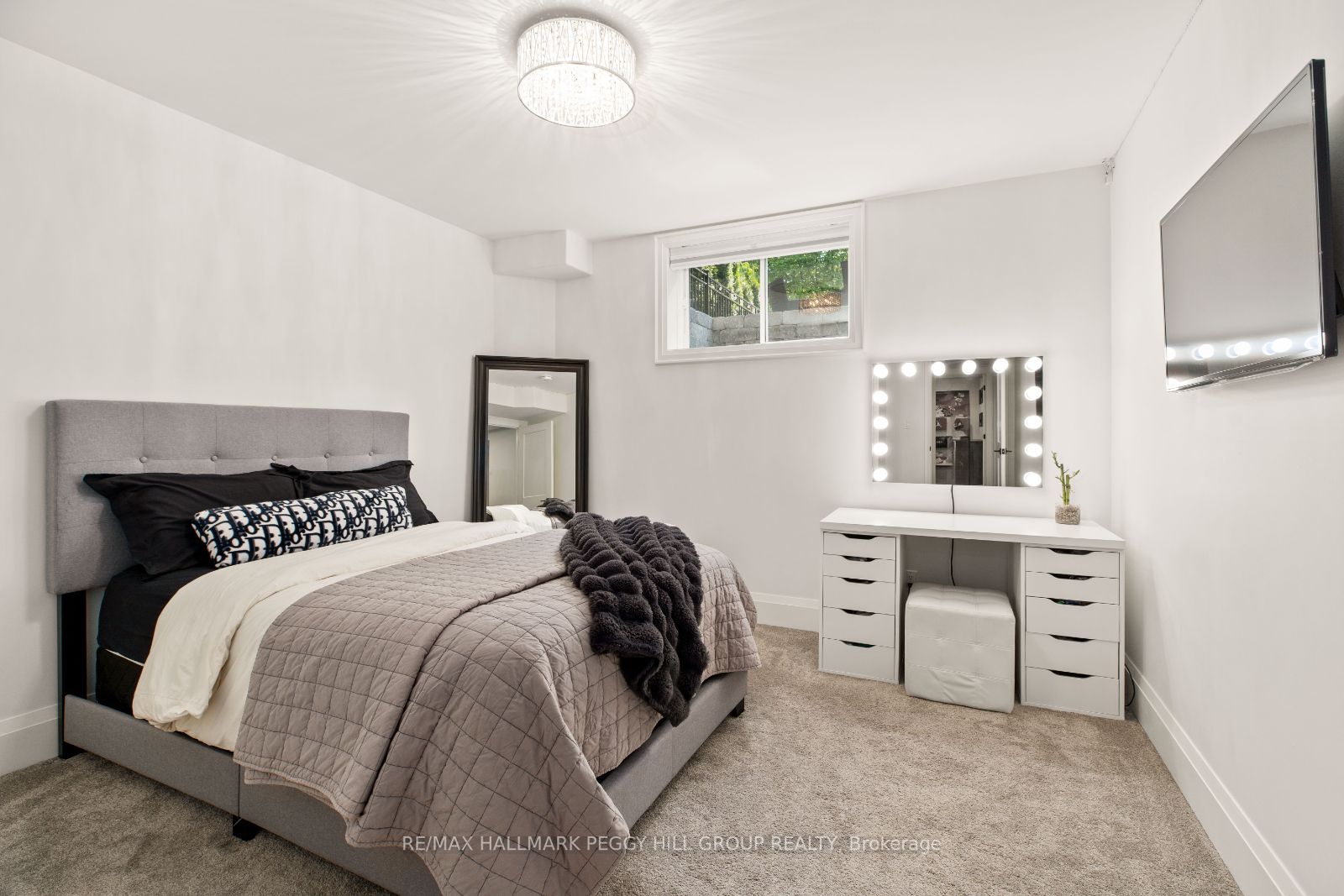 21 Boothby Crescent
