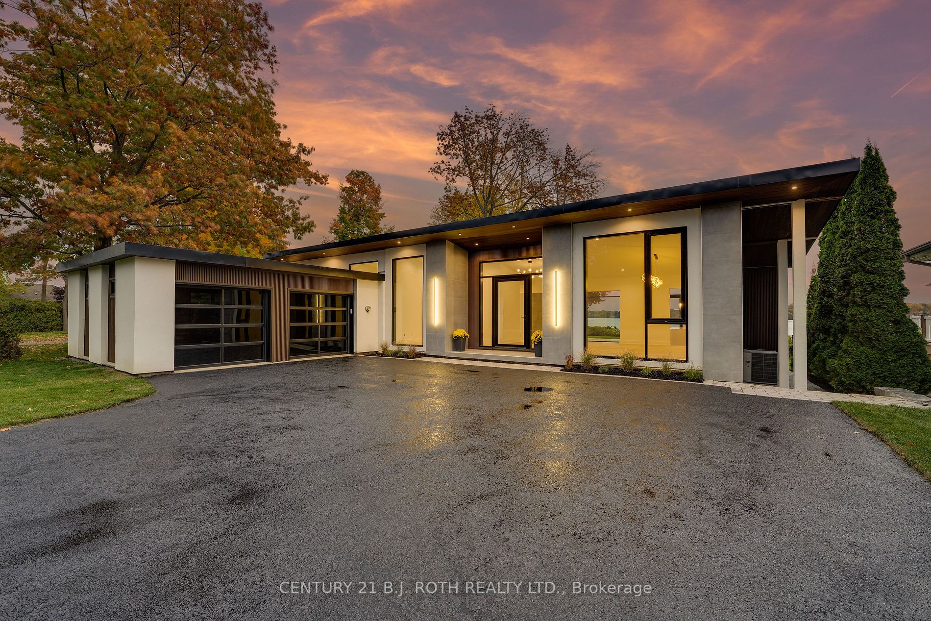 655 Glen Cres