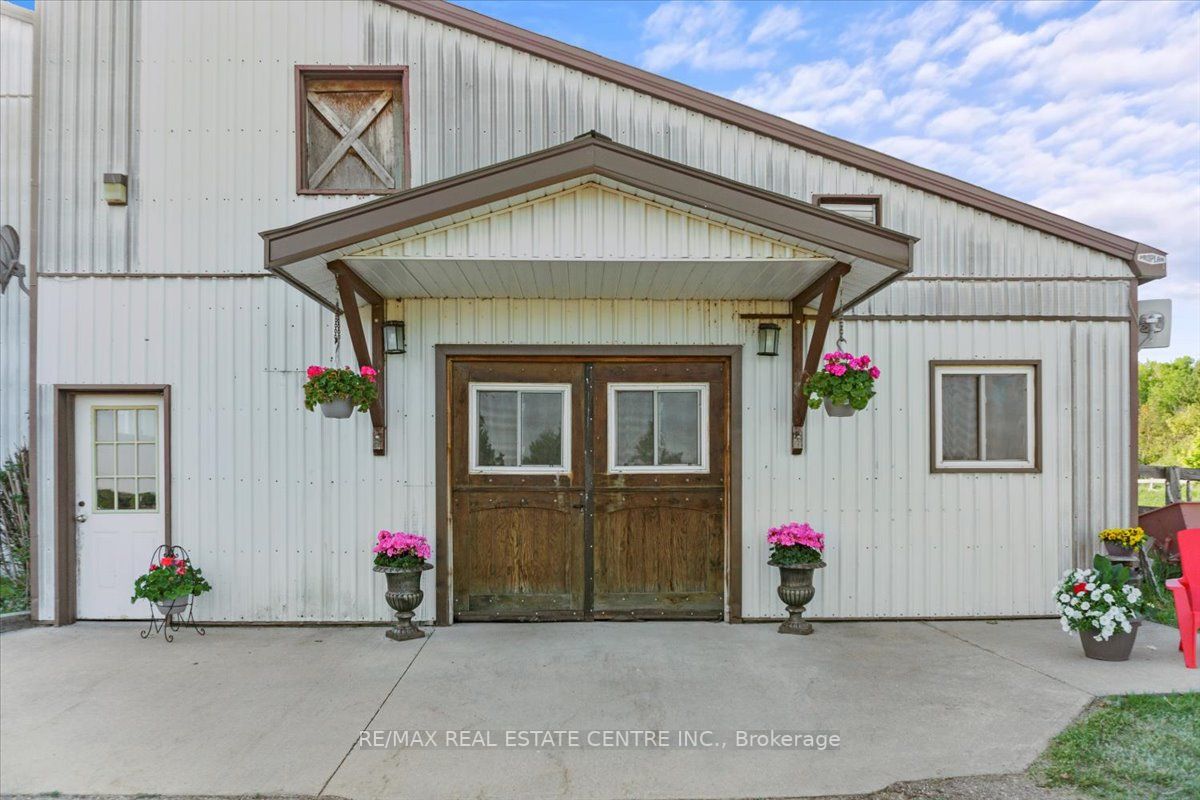 100 Concession 13 W