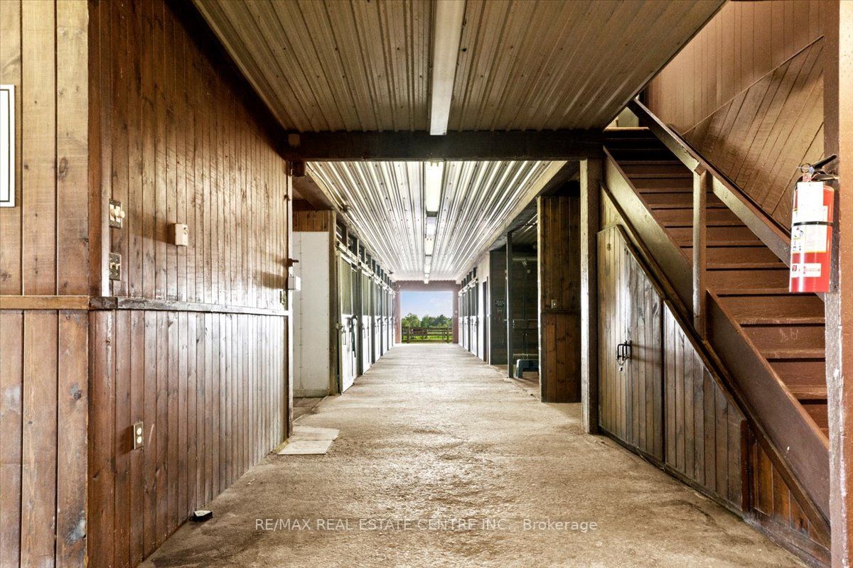 100 Concession 13 W