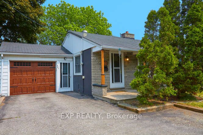 325 Innisfil St