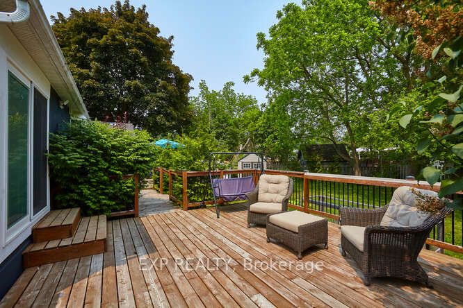 325 Innisfil St