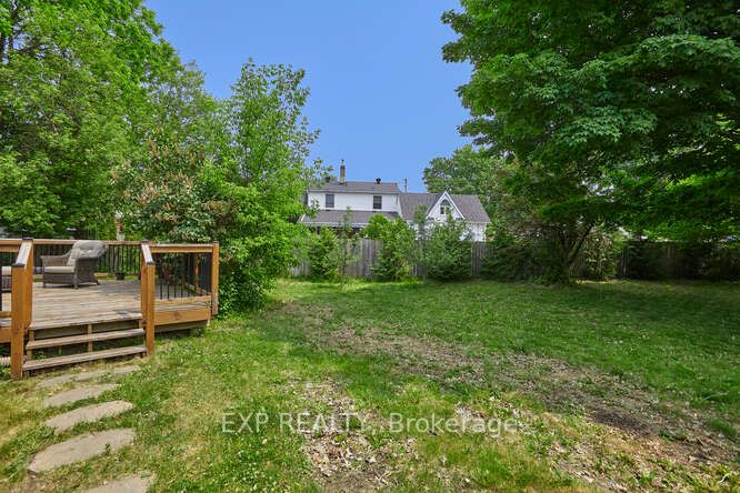 325 Innisfil St