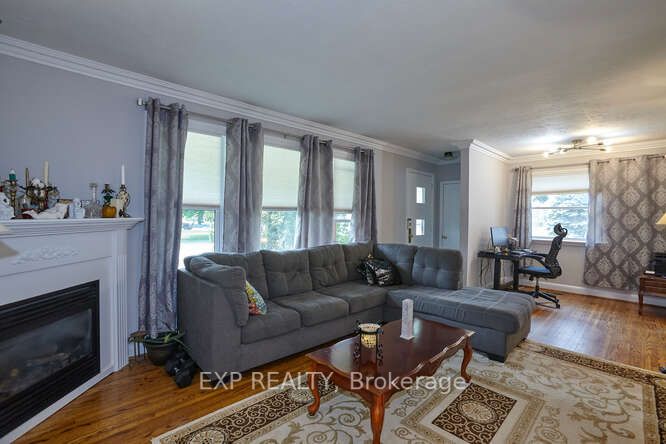 325 Innisfil St