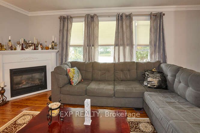 325 Innisfil St