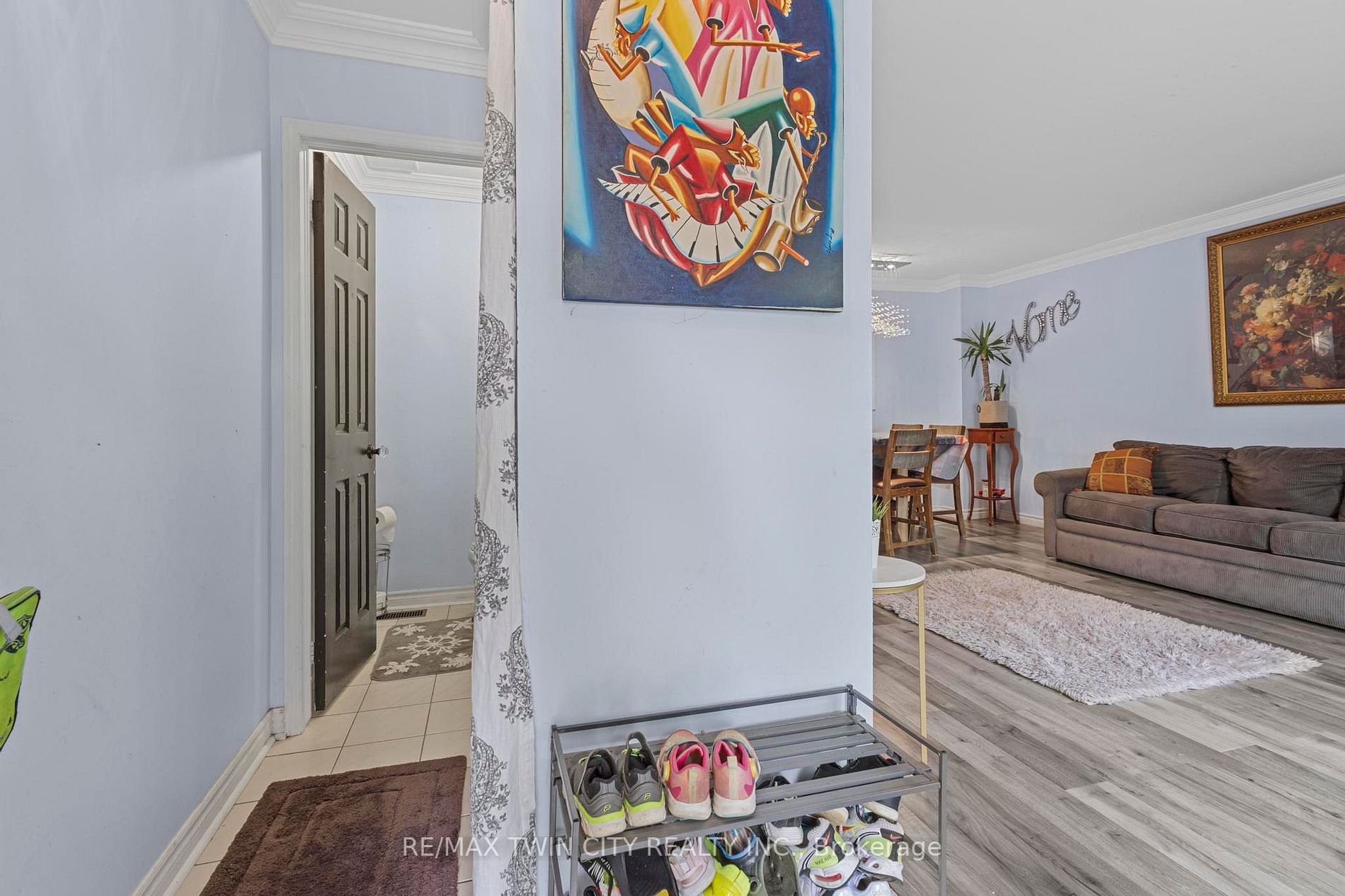 293 Livingstone St W