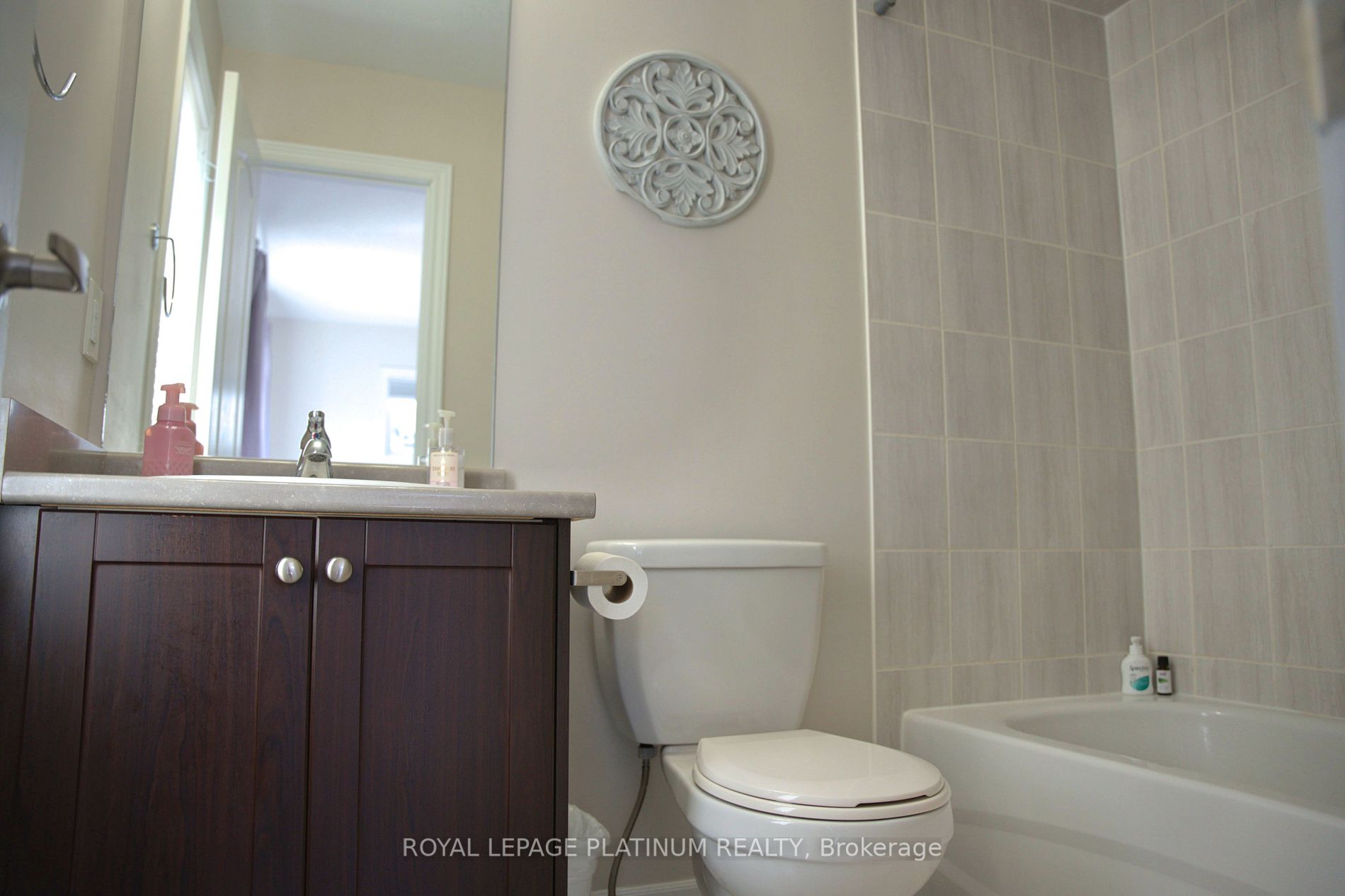 37 Cygnus Cres