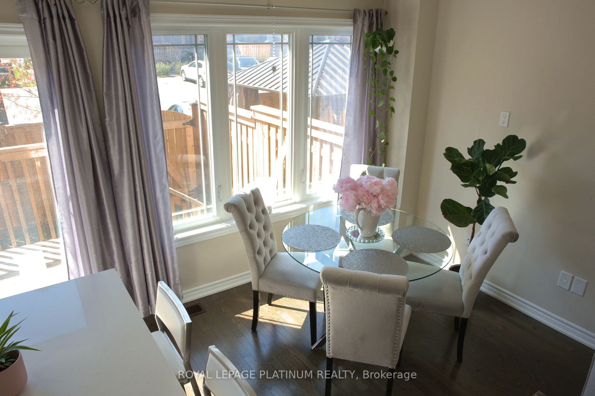 37 Cygnus Cres