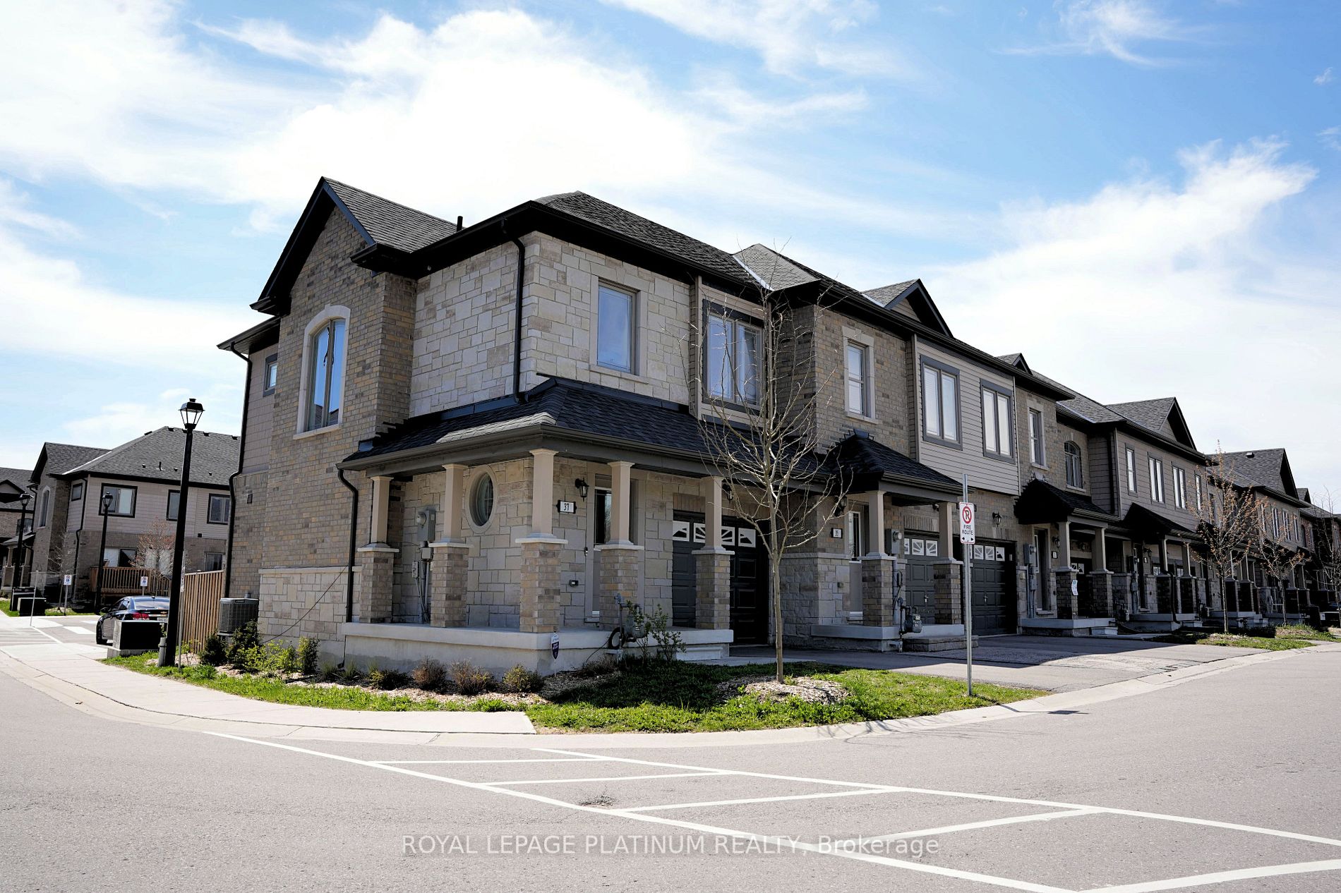 37 Cygnus Cres