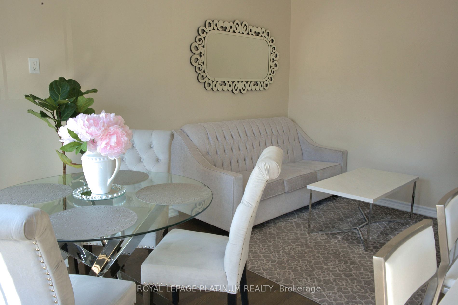 37 Cygnus Cres