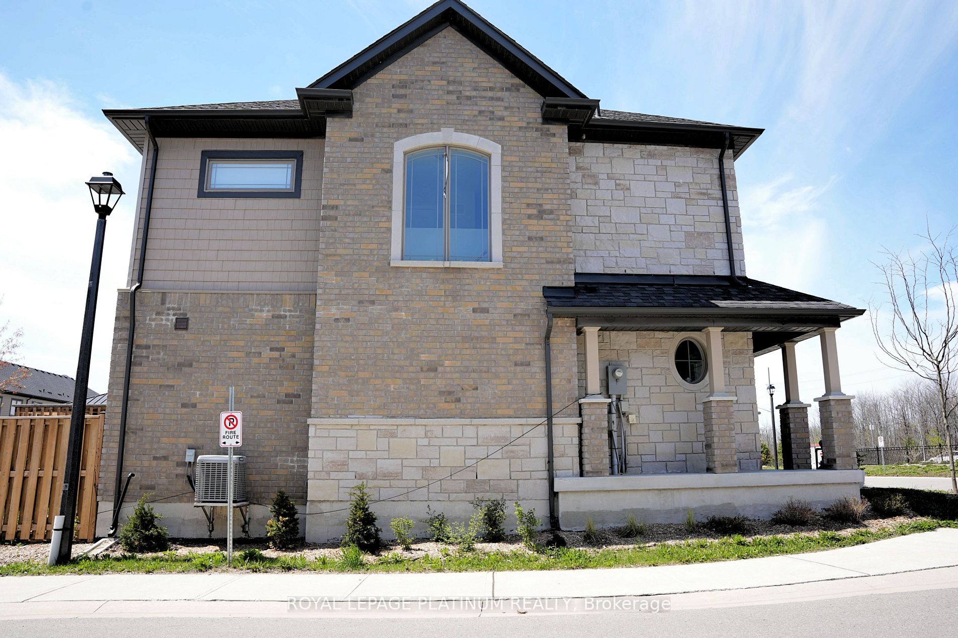 37 Cygnus Cres