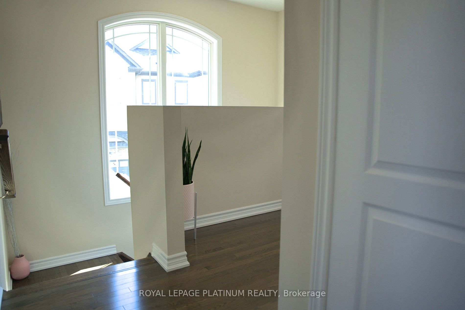 37 Cygnus Cres
