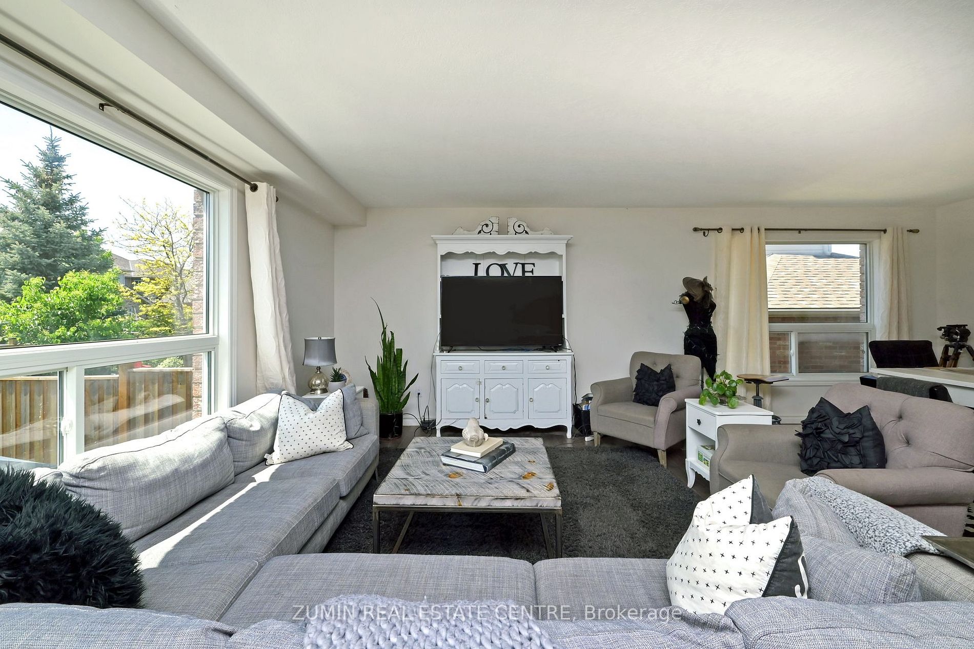 85 Connor Ave