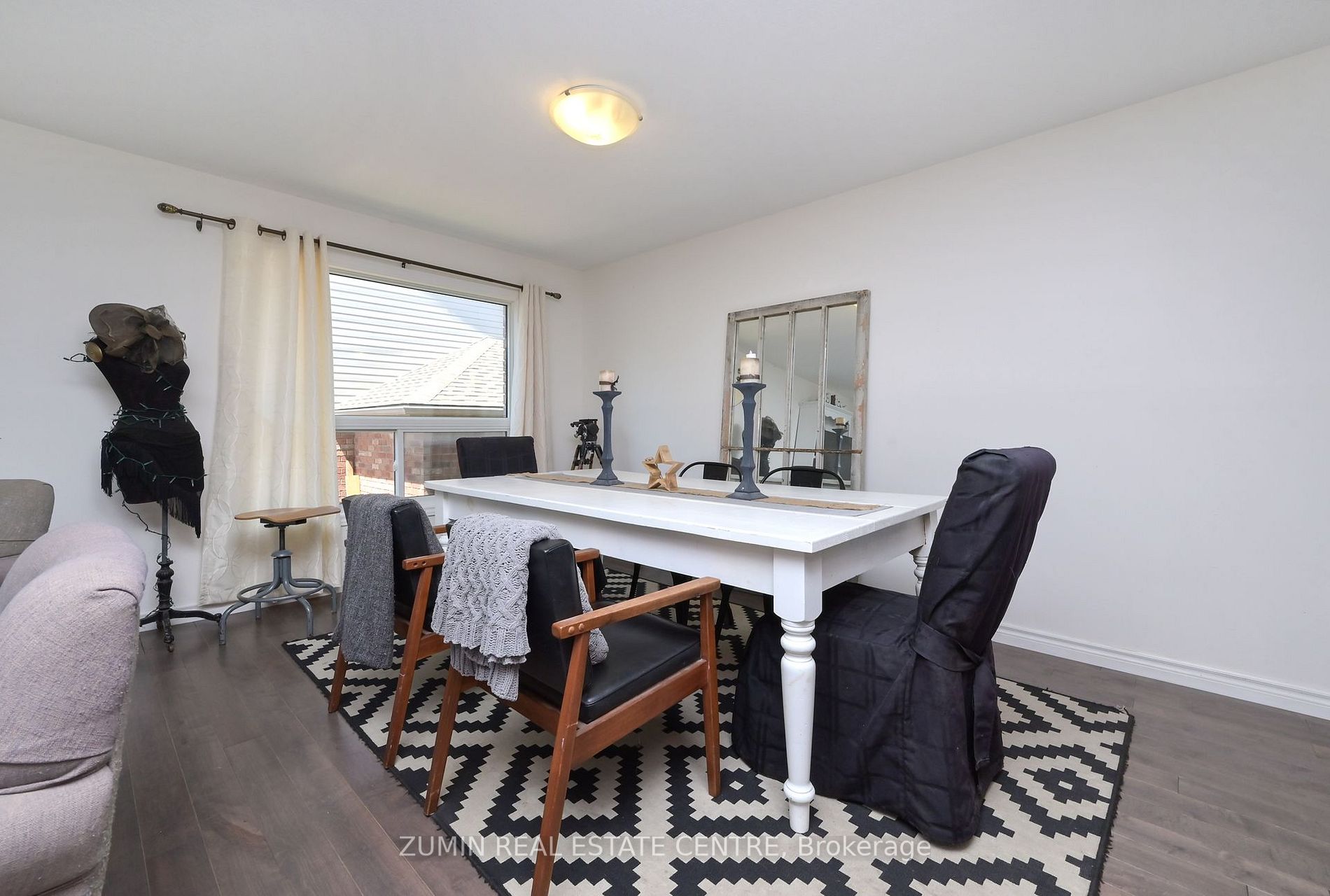 85 Connor Ave