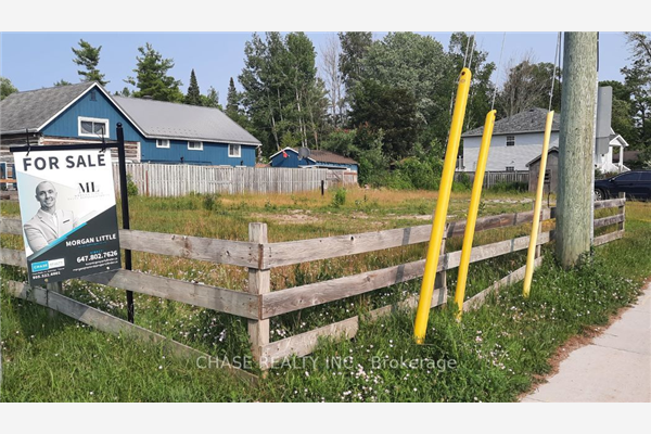 3097 Mosley St, Wasaga Beach