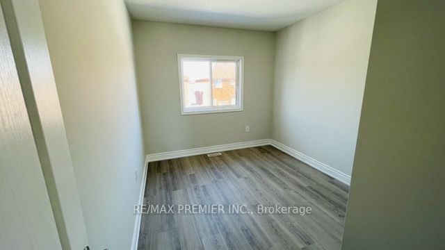 140 Sydenham Wells Rd