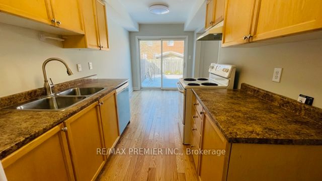 140 Sydenham Wells Rd