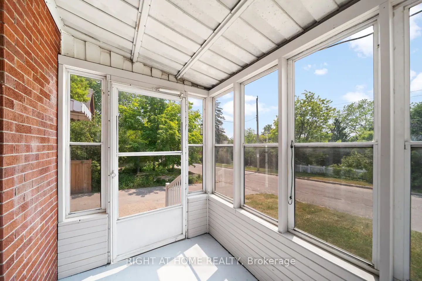 21 Thomson St, #Main Fl