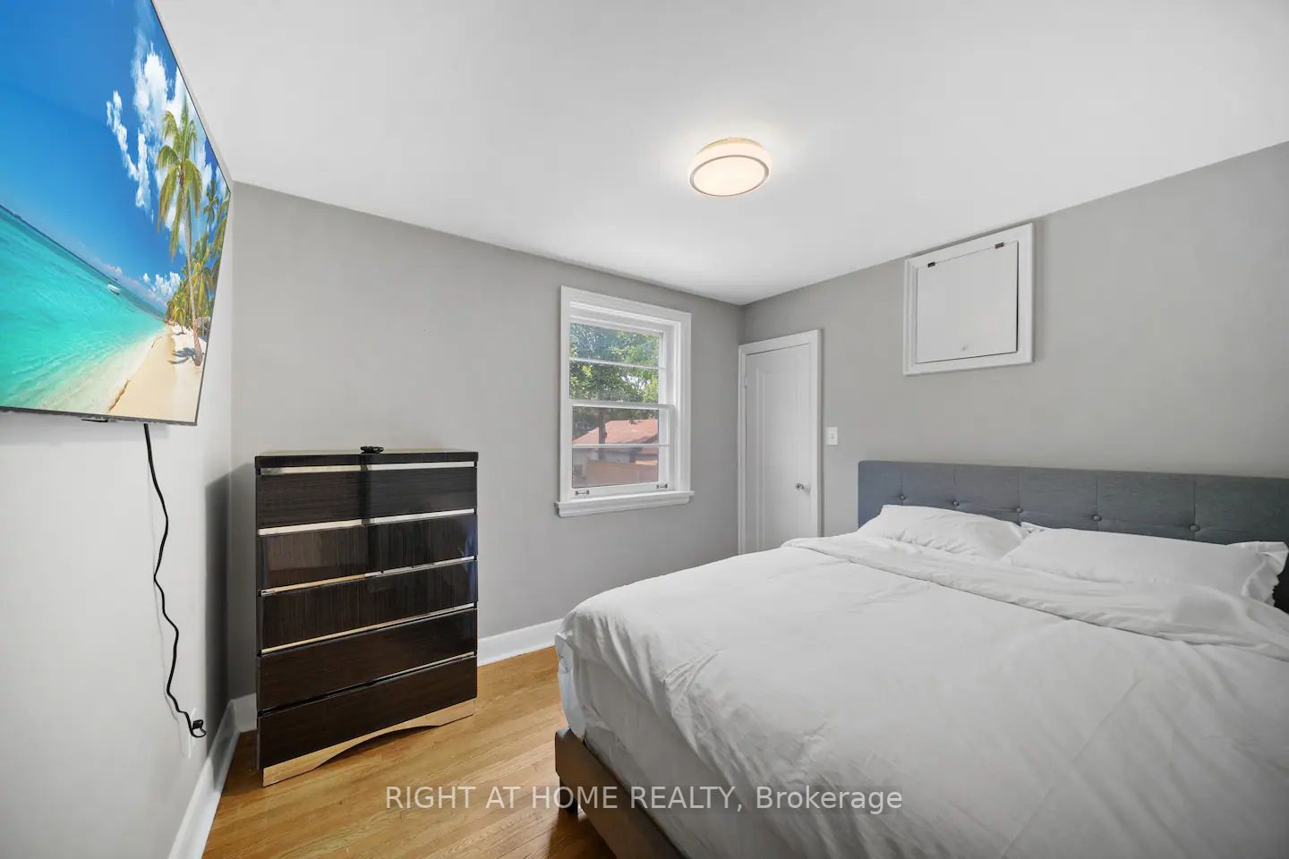 21 Thomson St, #Main Fl