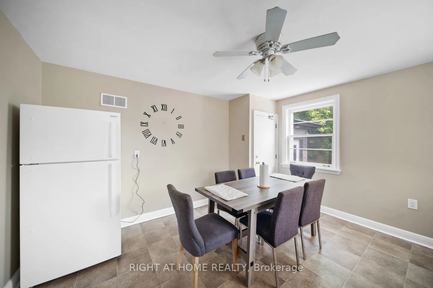 21 Thomson St, #Main Fl