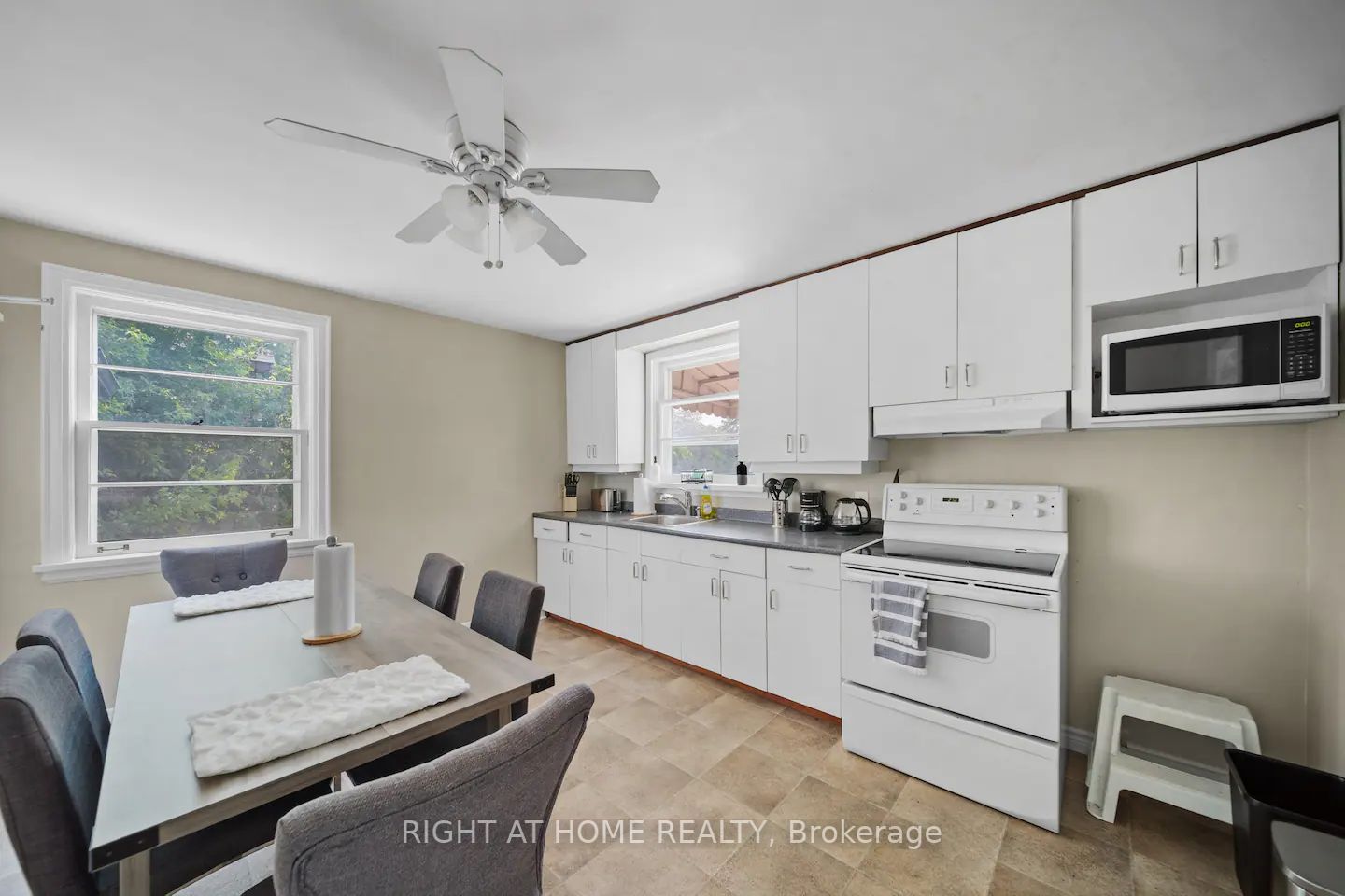 21 Thomson St, #Main Fl