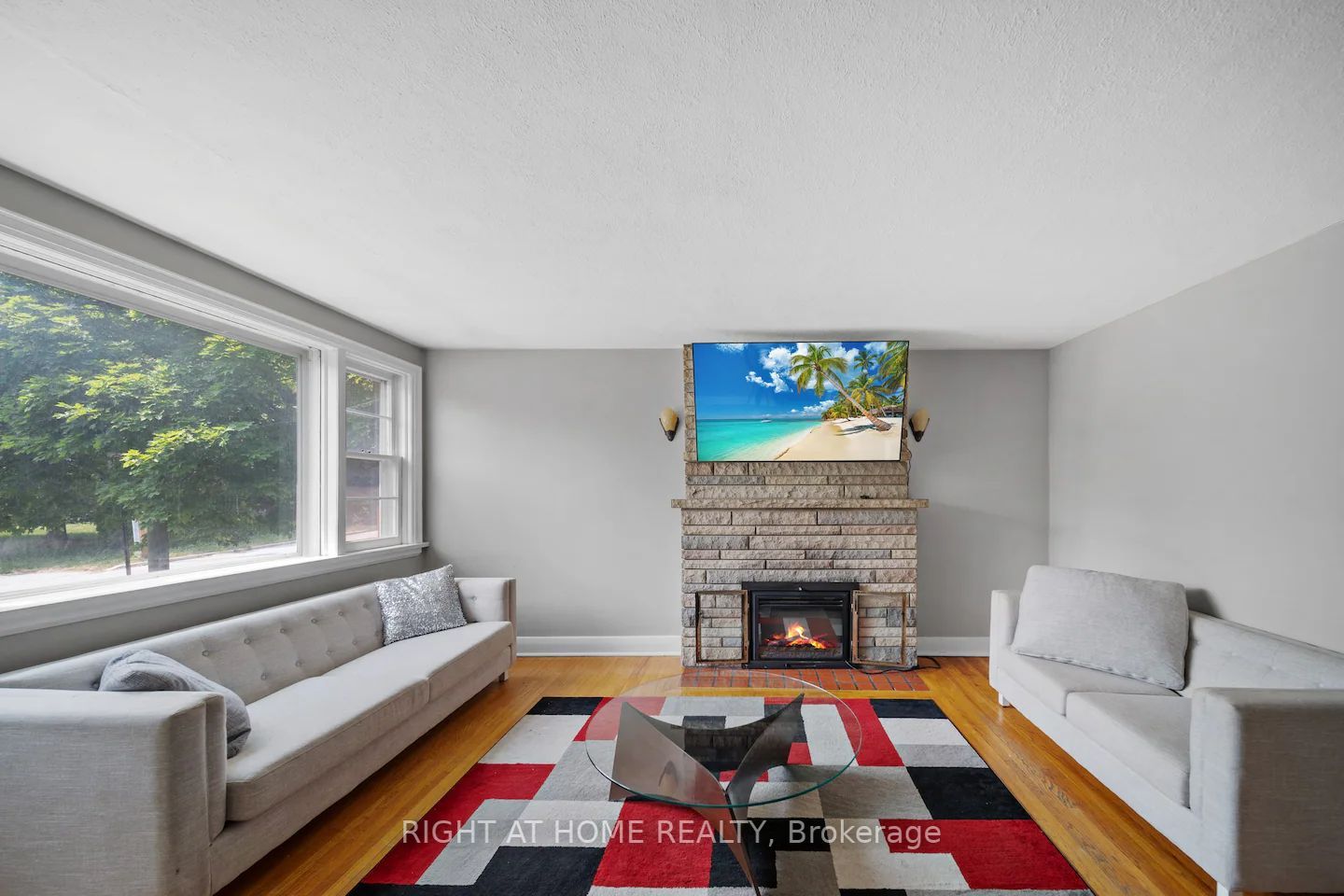 21 Thomson St, #Main Fl