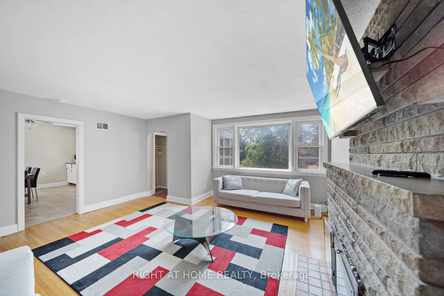 21 Thomson St, #Main Fl